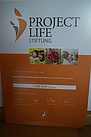 Der symbolische Scheck über die großzügige Spende der PROJECT LIFE Stiftung an das THW Berlin Reinickendorf